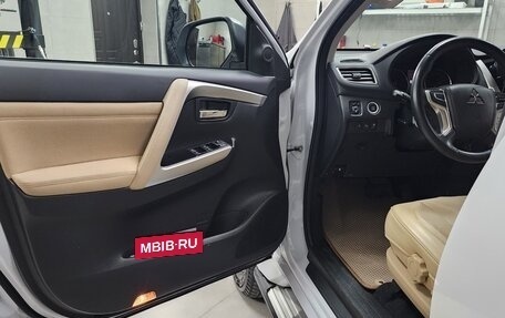 Mitsubishi Pajero Sport III рестайлинг, 2020 год, 4 150 000 рублей, 9 фотография