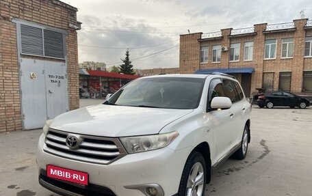 Toyota Highlander III, 2013 год, 2 200 000 рублей, 1 фотография