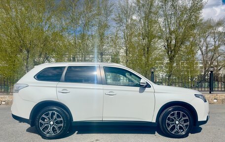 Mitsubishi Outlander III рестайлинг 3, 2014 год, 2 299 000 рублей, 3 фотография