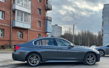 BMW 3 серия, 2018 год, 2 400 000 рублей, 3 фотография