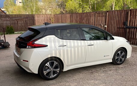 Nissan Leaf II, 2019 год, 1 999 999 рублей, 26 фотография