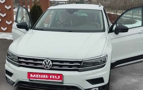 Volkswagen Tiguan II, 2019 год, 3 275 000 рублей, 6 фотография