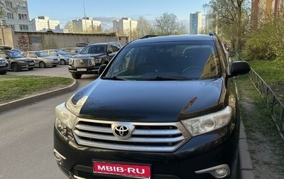 Toyota Highlander III, 2013 год, 1 800 000 рублей, 1 фотография