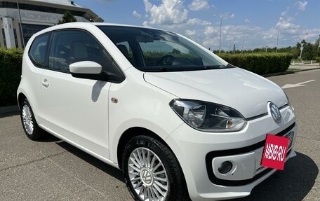 Volkswagen up! I рестайлинг, 2014 год, 985 000 рублей, 4 фотография