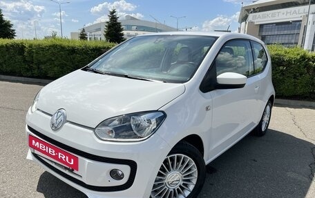 Volkswagen up! I рестайлинг, 2014 год, 985 000 рублей, 6 фотография