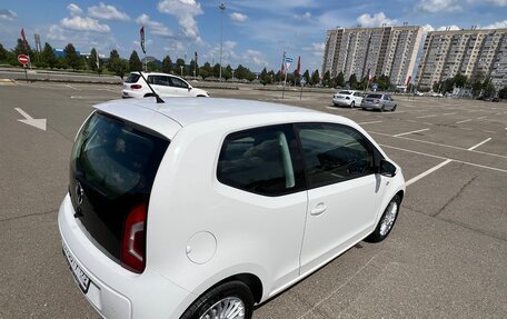 Volkswagen up! I рестайлинг, 2014 год, 985 000 рублей, 8 фотография