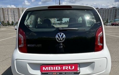 Volkswagen up! I рестайлинг, 2014 год, 985 000 рублей, 11 фотография