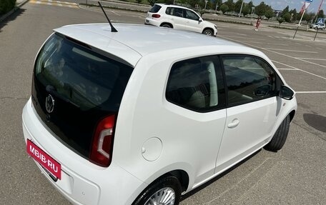 Volkswagen up! I рестайлинг, 2014 год, 985 000 рублей, 9 фотография