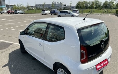 Volkswagen up! I рестайлинг, 2014 год, 985 000 рублей, 13 фотография