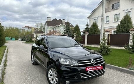 Volkswagen Touareg III, 2011 год, 2 100 000 рублей, 2 фотография