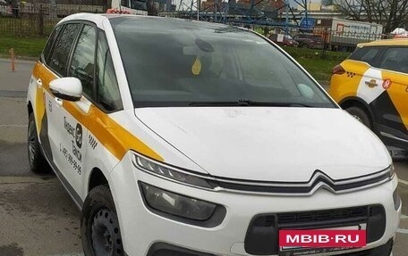 Citroen C4 Picasso II рестайлинг, 2018 год, 950 000 рублей, 2 фотография