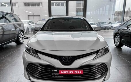 Toyota Camry, 2018 год, 3 019 000 рублей, 2 фотография