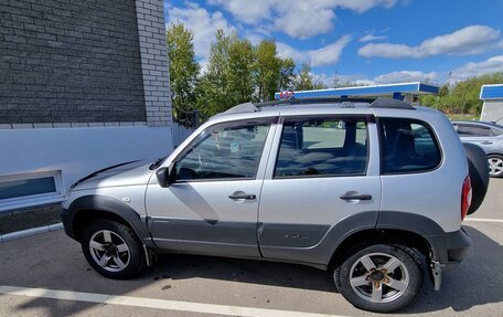 Chevrolet Niva I рестайлинг, 2018 год, 800 000 рублей, 5 фотография