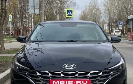 Hyundai Elantra, 2021 год, 2 090 000 рублей, 3 фотография