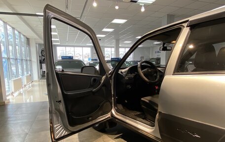 Chevrolet Niva I рестайлинг, 2011 год, 585 000 рублей, 17 фотография