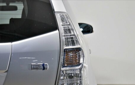 Toyota Prius Alpha I (ZVW40/41), 2013 год, 1 560 000 рублей, 13 фотография