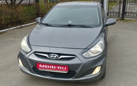 Hyundai Solaris II рестайлинг, 2012 год, 860 000 рублей, 2 фотография