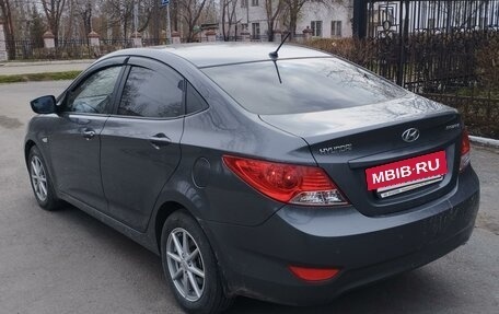 Hyundai Solaris II рестайлинг, 2012 год, 860 000 рублей, 4 фотография