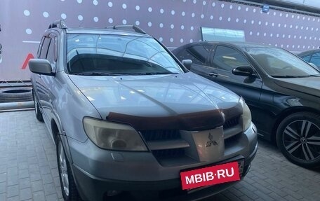 Mitsubishi Outlander III рестайлинг 3, 2004 год, 875 000 рублей, 2 фотография
