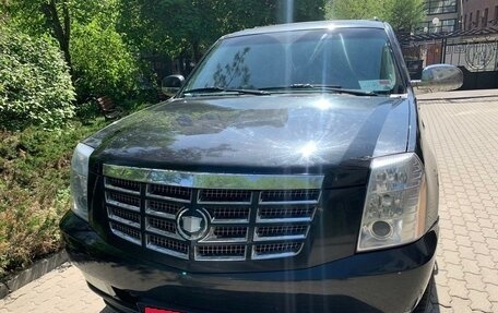 Cadillac Escalade III, 2012 год, 2 600 000 рублей, 1 фотография