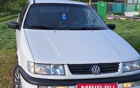 Volkswagen Passat B4, 1995 год, 300 000 рублей, 3 фотография