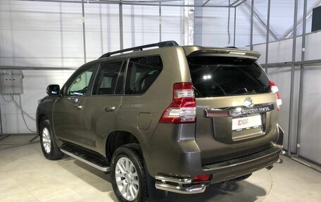 Toyota Land Cruiser Prado 150 рестайлинг 2, 2015 год, 4 499 000 рублей, 7 фотография