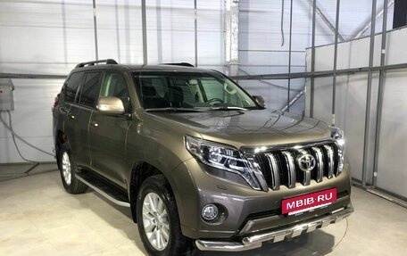 Toyota Land Cruiser Prado 150 рестайлинг 2, 2015 год, 4 499 000 рублей, 3 фотография