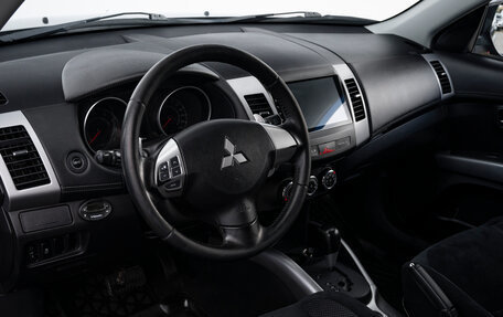 Mitsubishi Outlander III рестайлинг 3, 2012 год, 1 385 000 рублей, 14 фотография