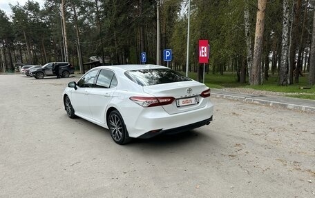 Toyota Camry, 2022 год, 3 250 000 рублей, 7 фотография