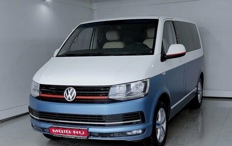 Volkswagen Caravelle T6 рестайлинг, 2017 год, 3 100 000 рублей, 1 фотография