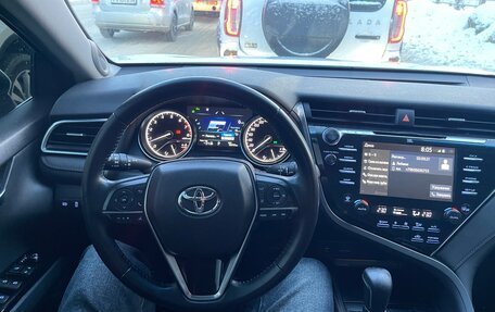 Toyota Camry, 2018 год, 2 940 000 рублей, 5 фотография