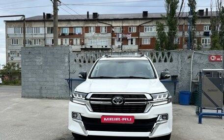 Toyota Land Cruiser 200, 2011 год, 3 990 000 рублей, 2 фотография
