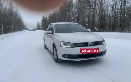 Volkswagen Jetta VI, 2014 год, 1 400 000 рублей, 2 фотография