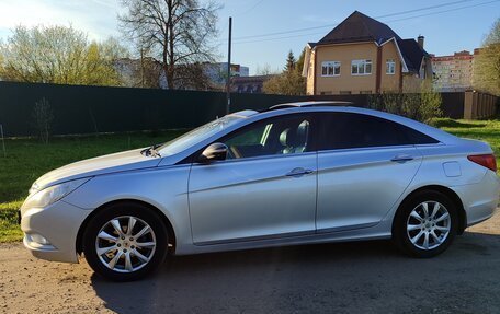 Hyundai Sonata VI, 2010 год, 1 075 000 рублей, 4 фотография