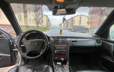 Mercedes-Benz E-Класс, 1997 год, 395 000 рублей, 6 фотография
