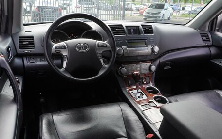 Toyota Highlander III, 2011 год, 2 099 000 рублей, 6 фотография