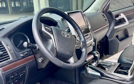 Toyota Land Cruiser 200, 2016 год, 5 900 000 рублей, 8 фотография