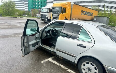 Mercedes-Benz E-Класс, 1996 год, 250 000 рублей, 4 фотография