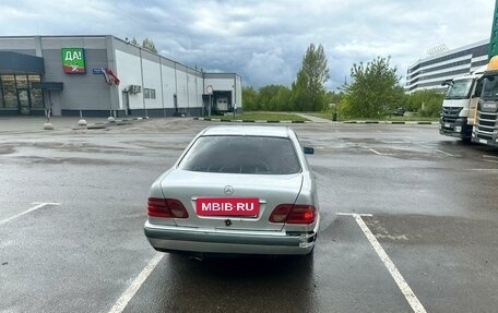 Mercedes-Benz E-Класс, 1996 год, 250 000 рублей, 3 фотография