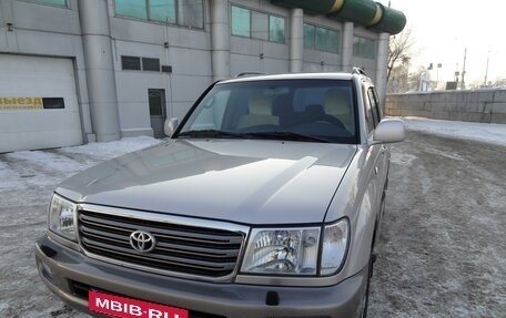 Toyota Land Cruiser 100 рестайлинг 2, 2004 год, 4 399 000 рублей, 10 фотография
