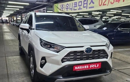 Toyota RAV4, 2019 год, 2 800 000 рублей, 3 фотография