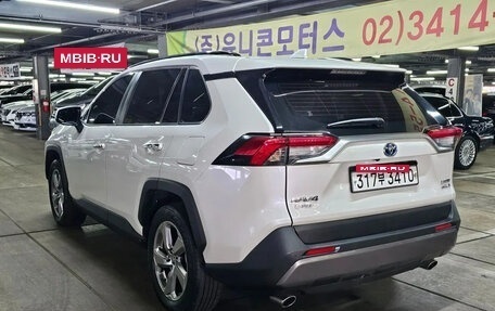 Toyota RAV4, 2019 год, 2 800 000 рублей, 5 фотография