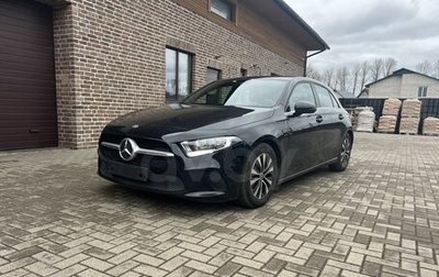 Mercedes-Benz A-Класс, 2019 год, 2 400 000 рублей, 1 фотография