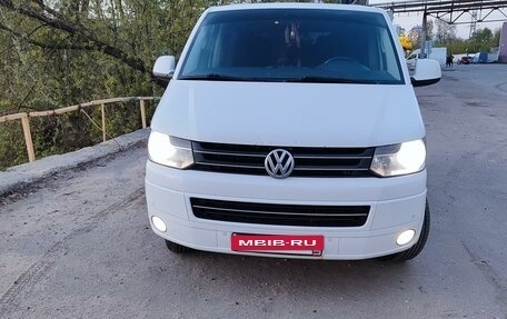 Volkswagen Caravelle T5, 2014 год, 2 300 000 рублей, 2 фотография