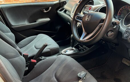 Honda Fit III, 2009 год, 900 000 рублей, 13 фотография