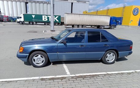 Mercedes-Benz E-Класс, 1994 год, 350 000 рублей, 8 фотография