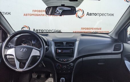 Hyundai Solaris II рестайлинг, 2015 год, 990 000 рублей, 16 фотография
