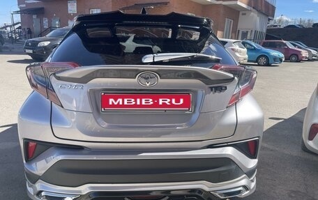 Toyota C-HR I рестайлинг, 2019 год, 2 500 000 рублей, 9 фотография