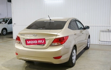 Hyundai Solaris II рестайлинг, 2012 год, 800 000 рублей, 3 фотография