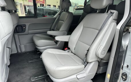 Hyundai Grand Starex Grand Starex I рестайлинг 2, 2019 год, 3 590 000 рублей, 6 фотография